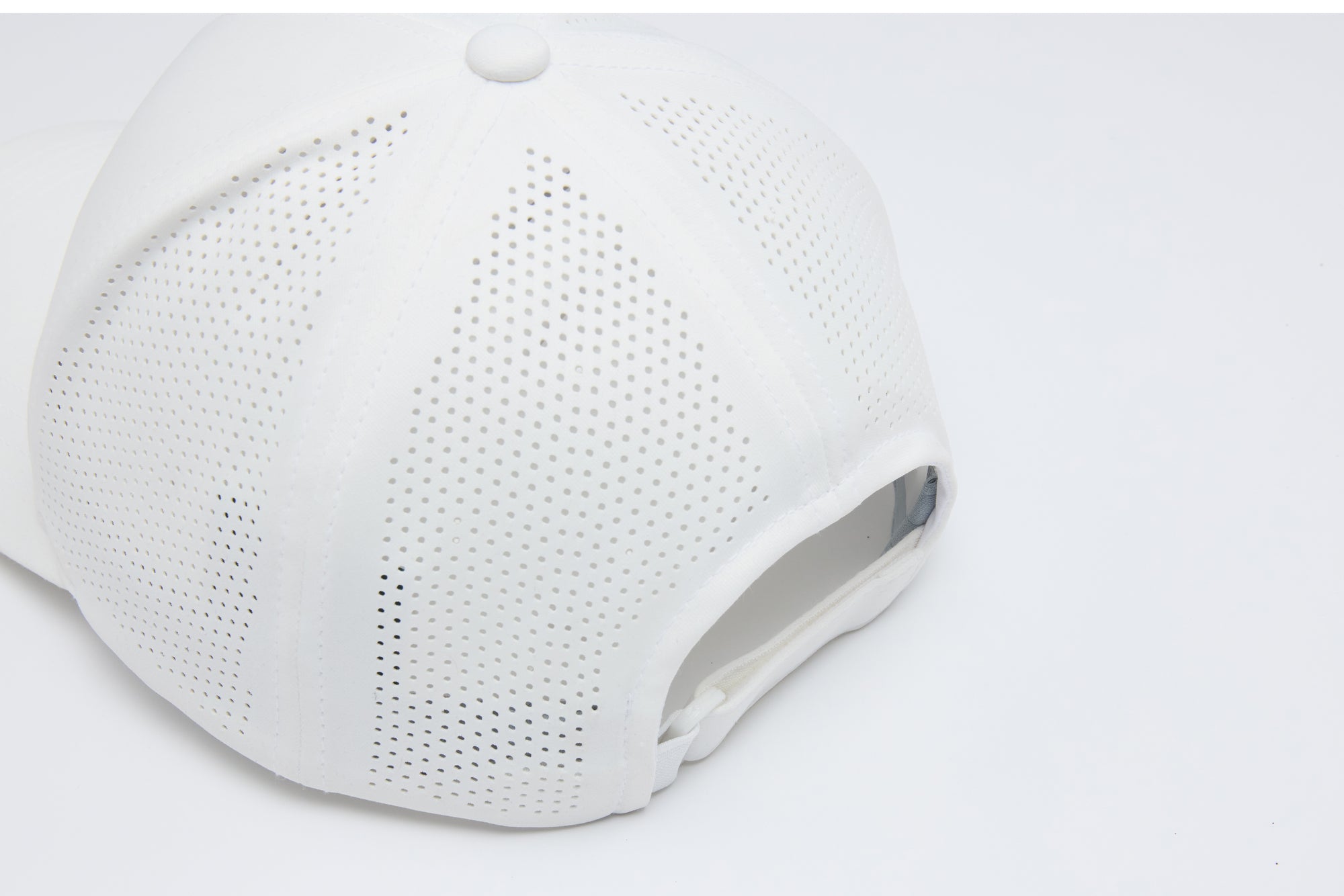 FAIRWAY CREST™ Cap
