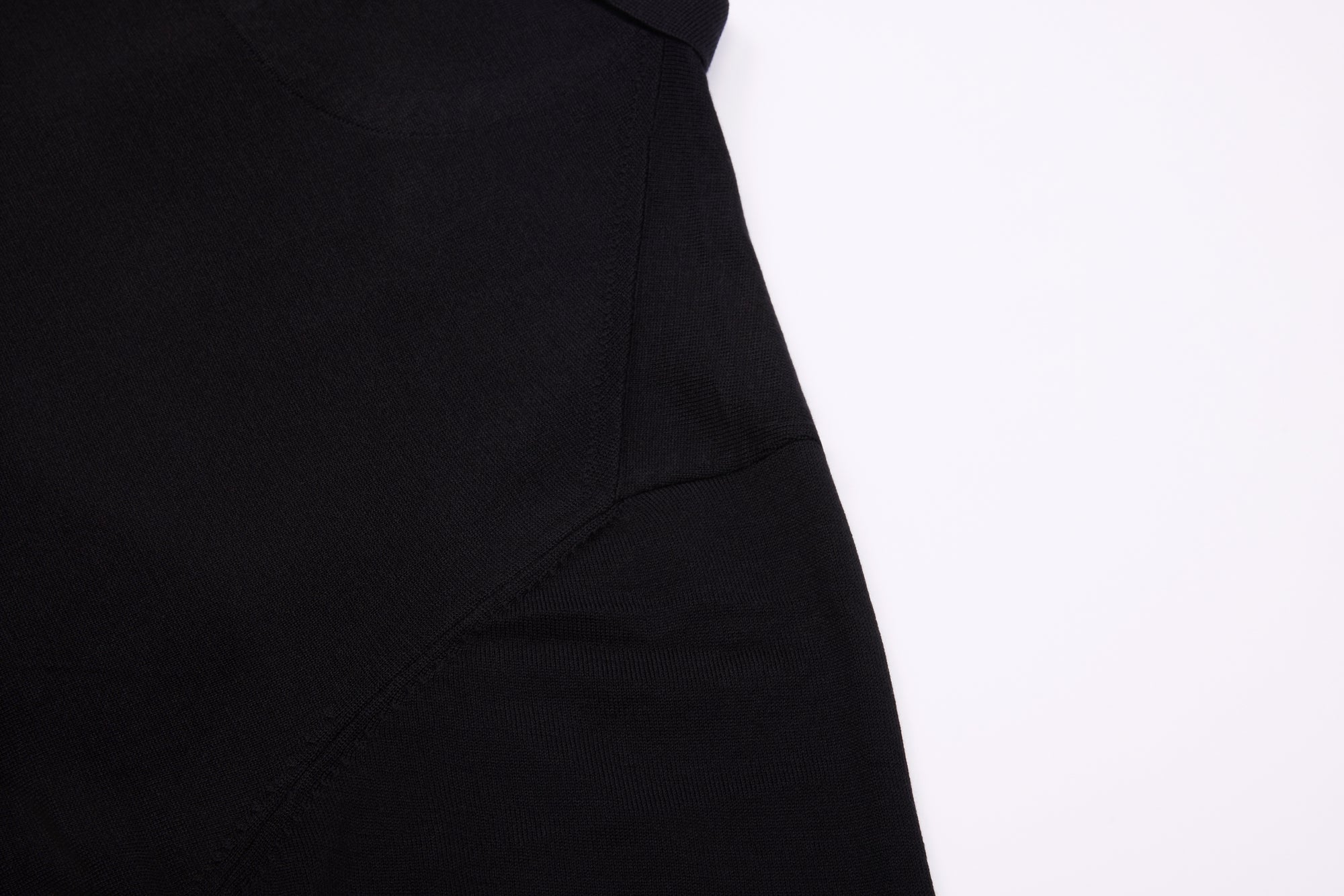 Lightweight Knit Sweater – Onyx | Lion Collection